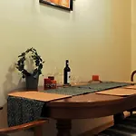Charming Art Deco Flat بودابست