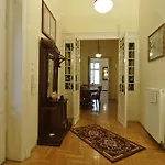Charming Art Deco Flat شقة *