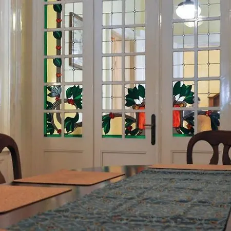 Charming Art Deco Flat * بودابست