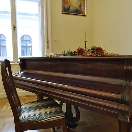 Apartament Charming Art Deco Flat *