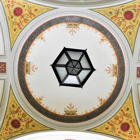 Charming Art Deco Flat Budapesta