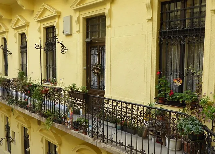 شقة Charming Art Deco Flat